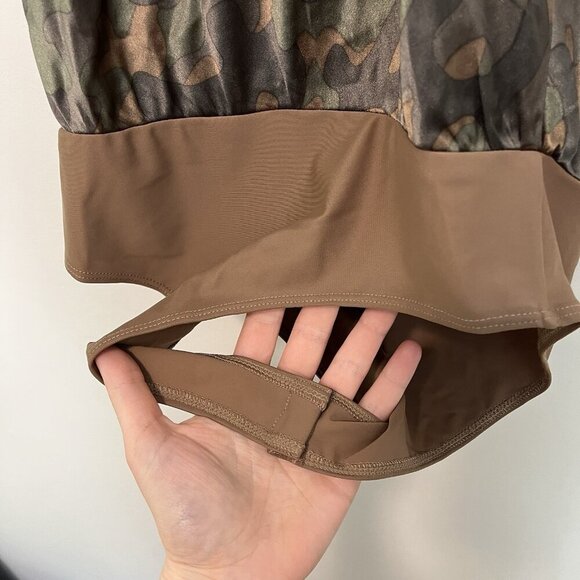 Cami NYC NWT Axel Green Camo Silk Bodysuit Size Medium - Picture 7 of 10